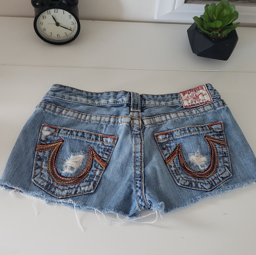True religion cut off shorts world tour